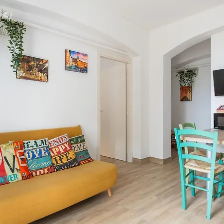 Azzurra1 Apartment *